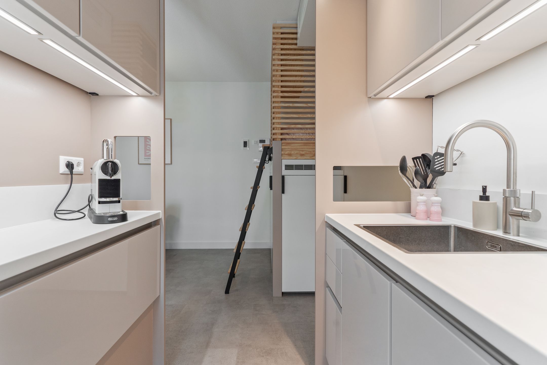 Photo 6 of Cruquiusweg 79-B6