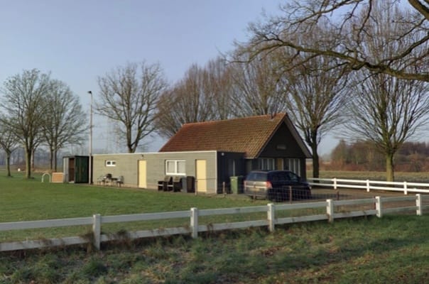 Oude Baan 10, Best