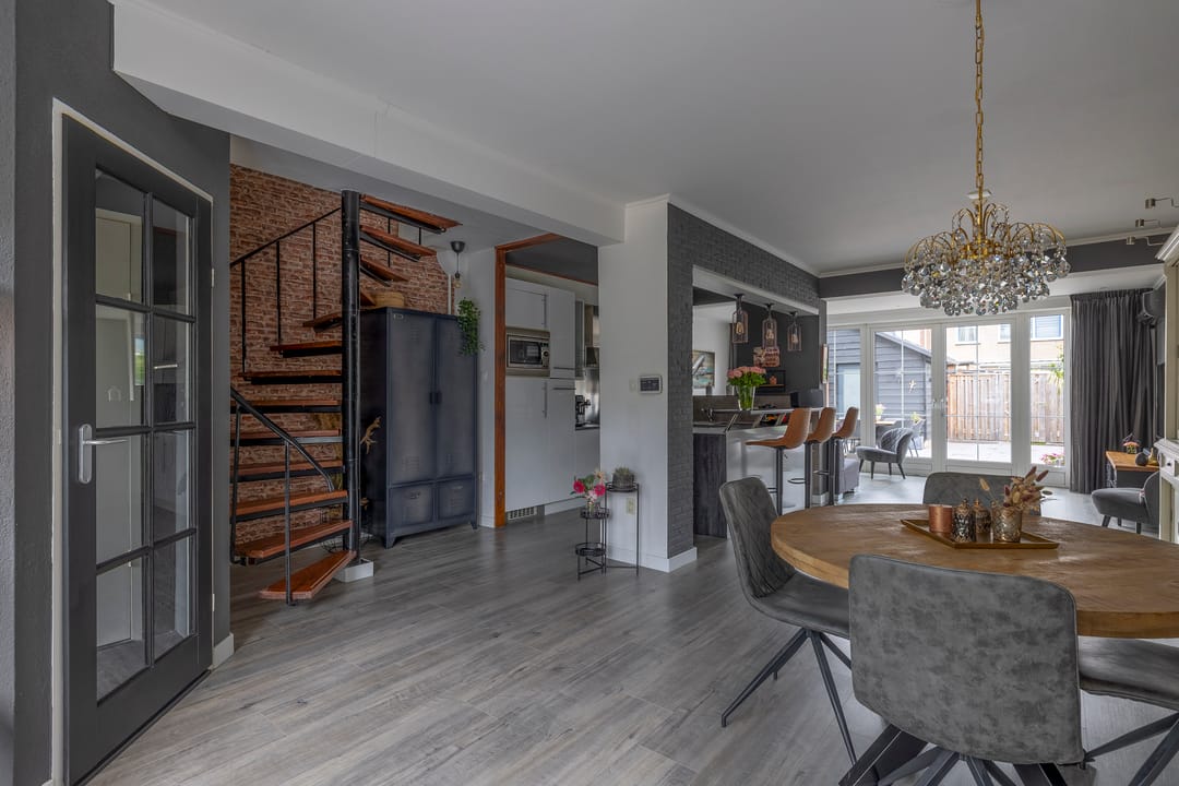 Photo 11 of Reinier de Graafstraat 5