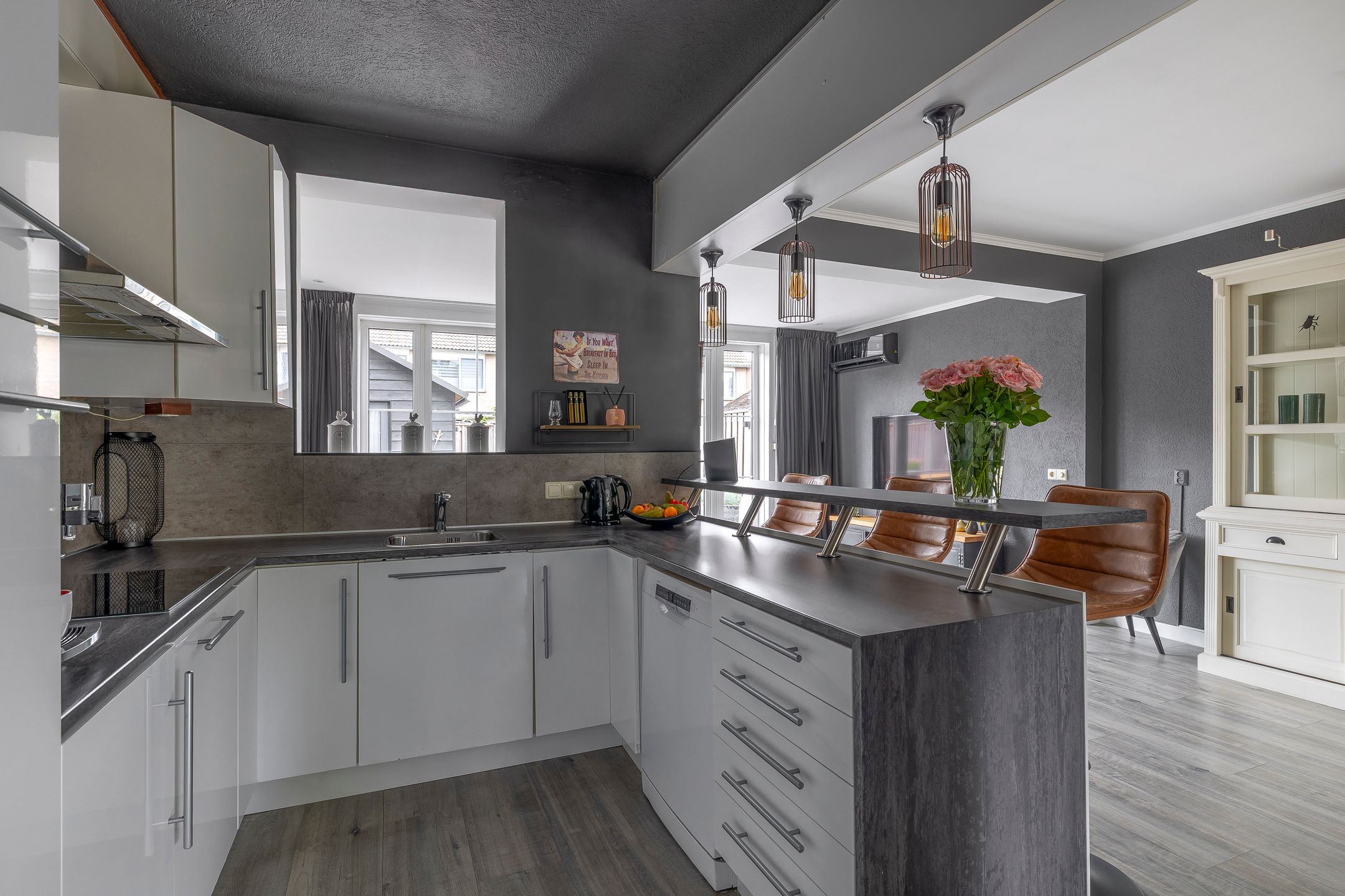 Photo 12 of Reinier de Graafstraat 5