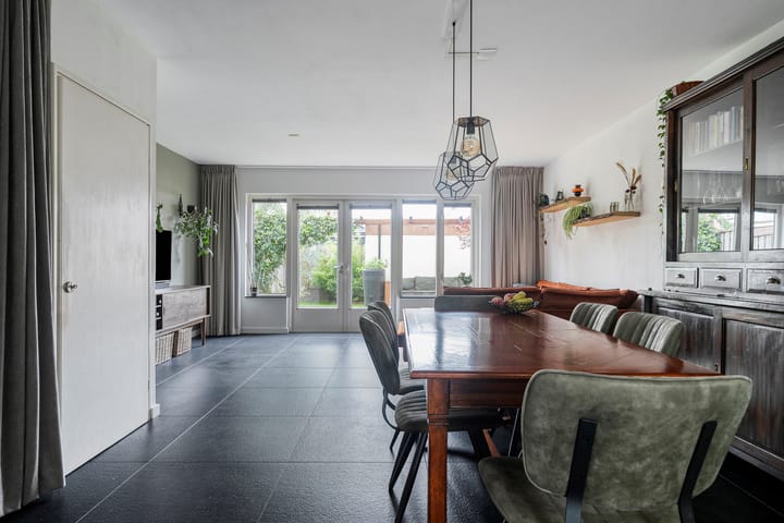 Photo 9 of Vijverlaan 39