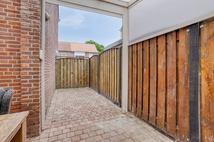 Photo 12 of Lindehoutstraat 17