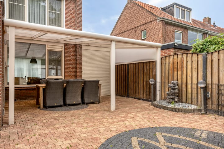 Photo 18 of Lindehoutstraat 17