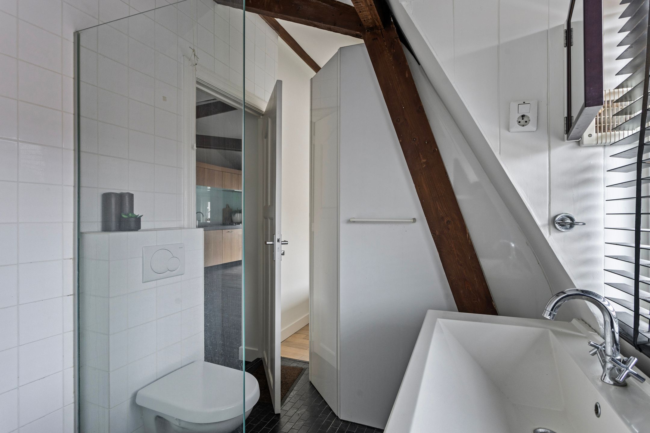 Photo 9 of Berewoutstraat 1-A