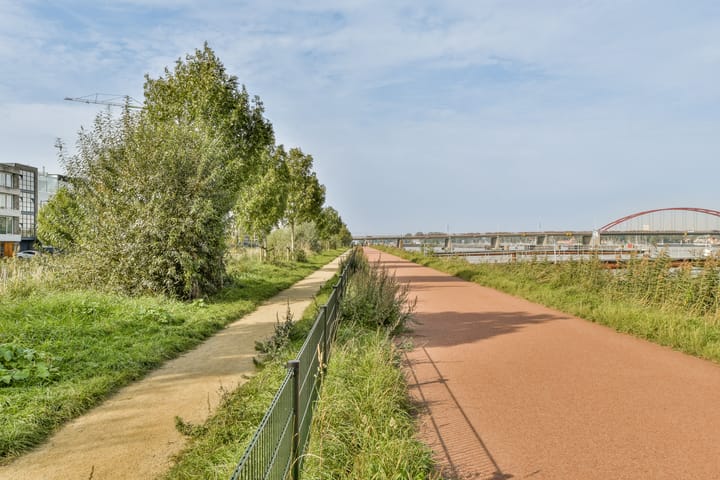 Foto 28 van Faas Wilkesstraat 211