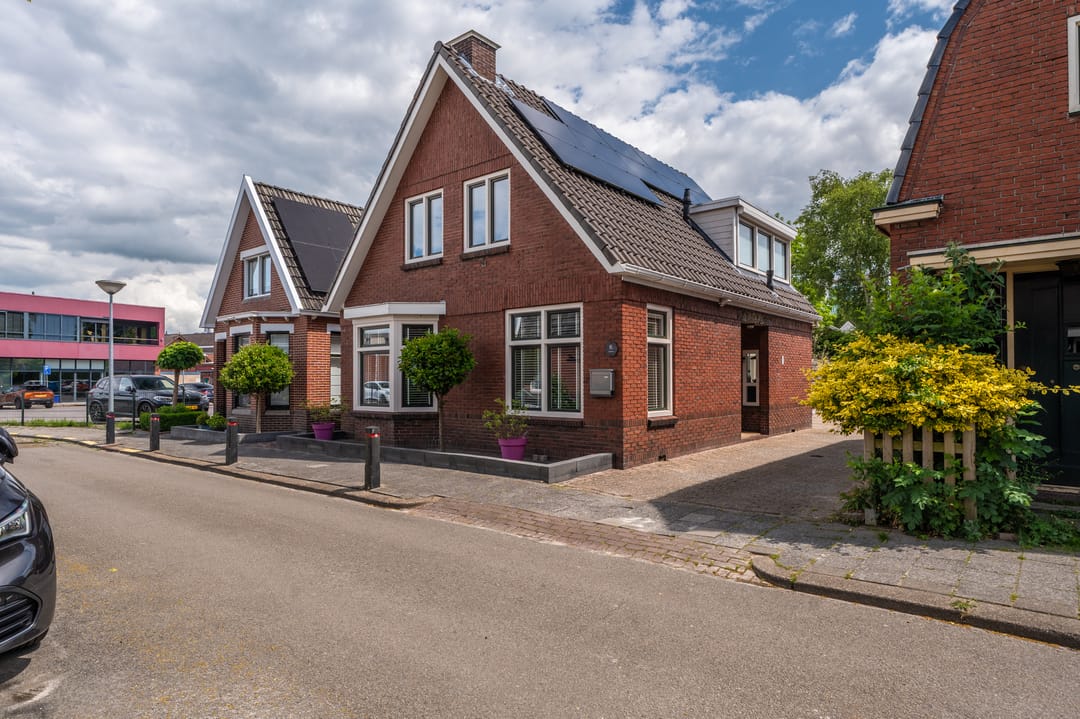 Photo 1 of Mr. A.J. de Sitterstraat 16