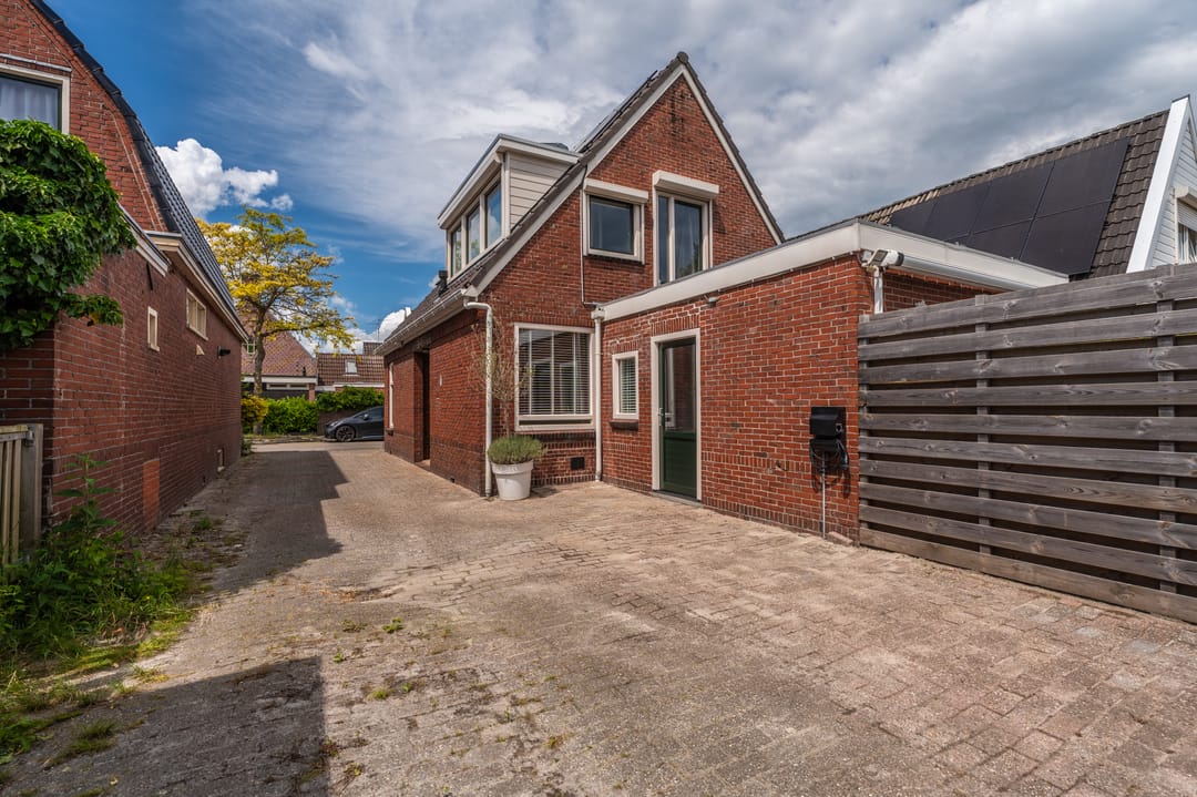 Photo 8 of Mr. A.J. de Sitterstraat 16