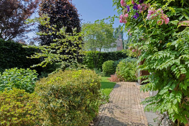 Foto 12 van Den Hof 29