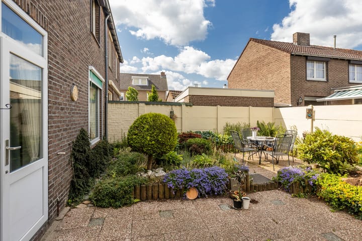 Foto 24 van Charles de Geloesstraat 1