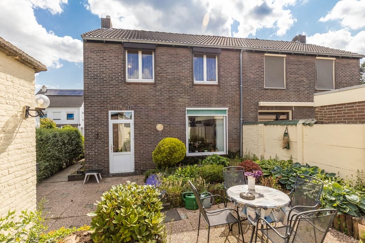 Foto 28 van Charles de Geloesstraat 1