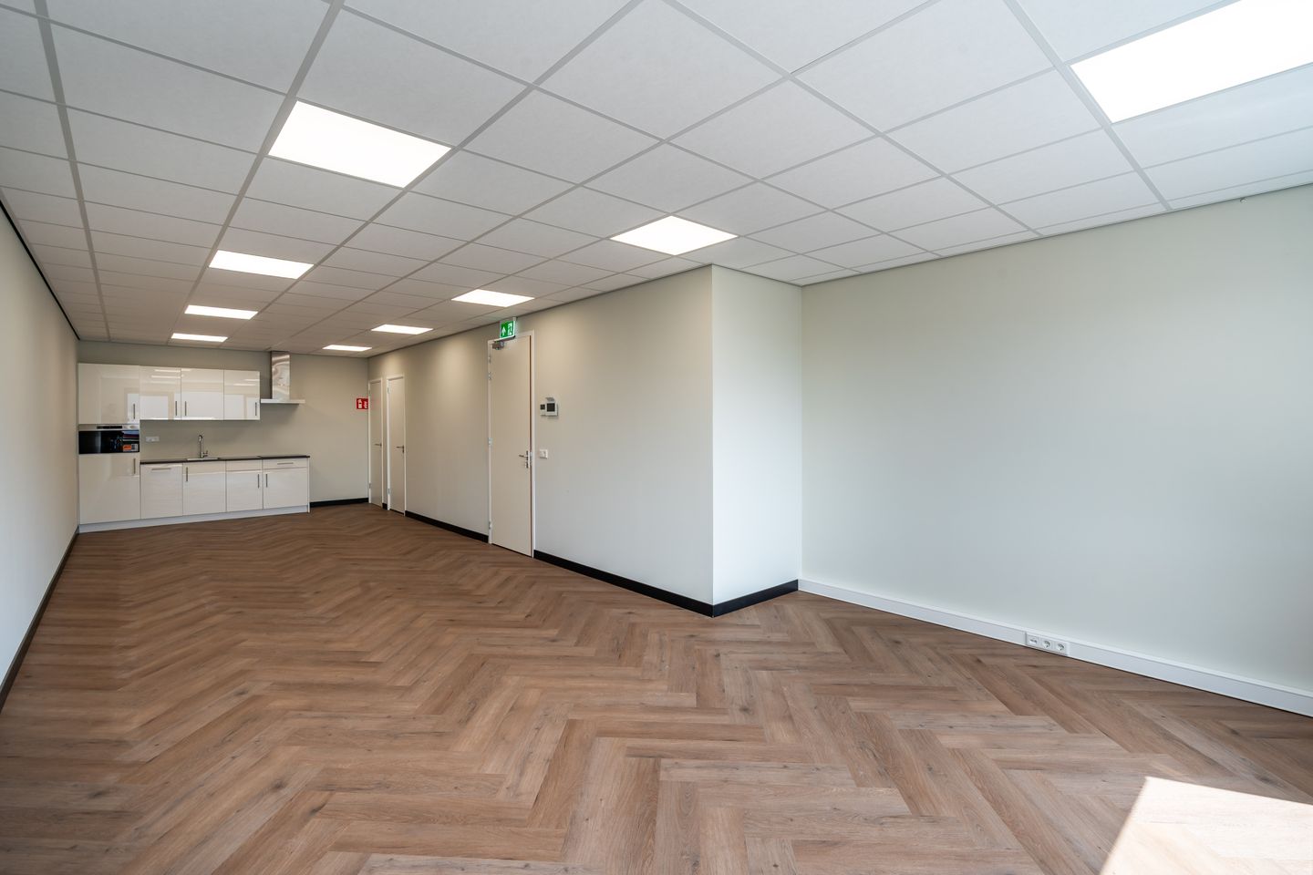 Bekijk foto 5 van Eemmeerlaan 2-M