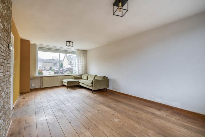 Photo 4 of Ganzerikstraat 19