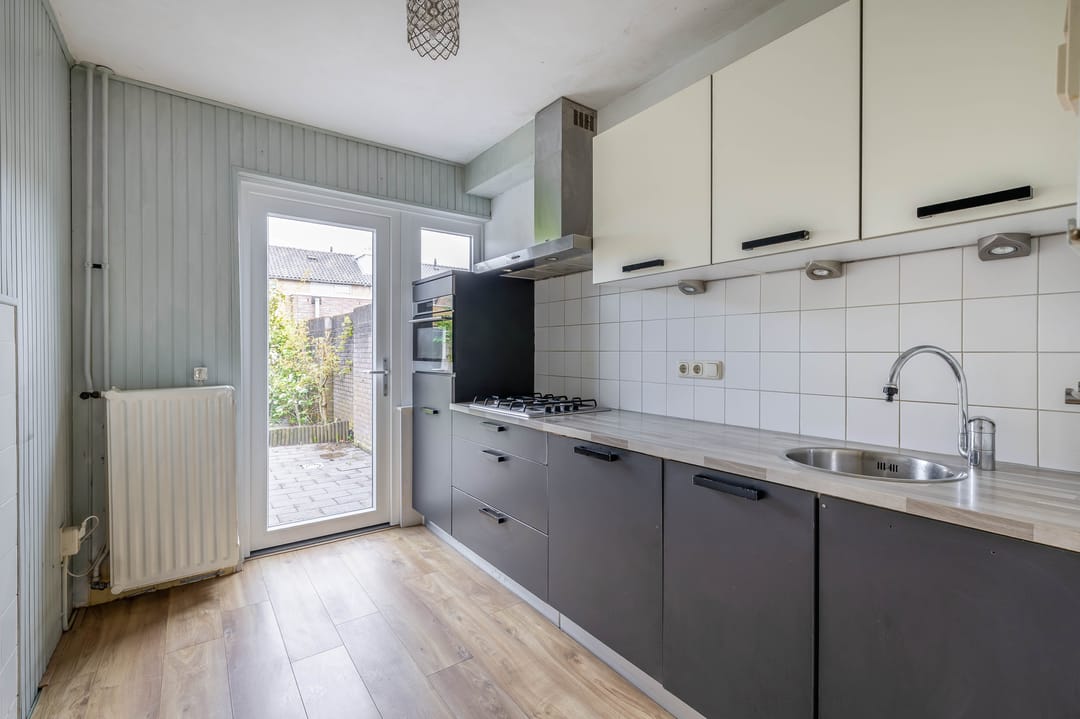 Photo 7 of Ganzerikstraat 19