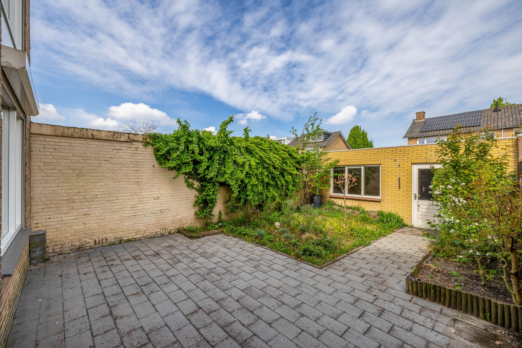 Photo 9 of Ganzerikstraat 19