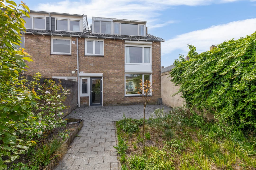 Photo 11 of Ganzerikstraat 19