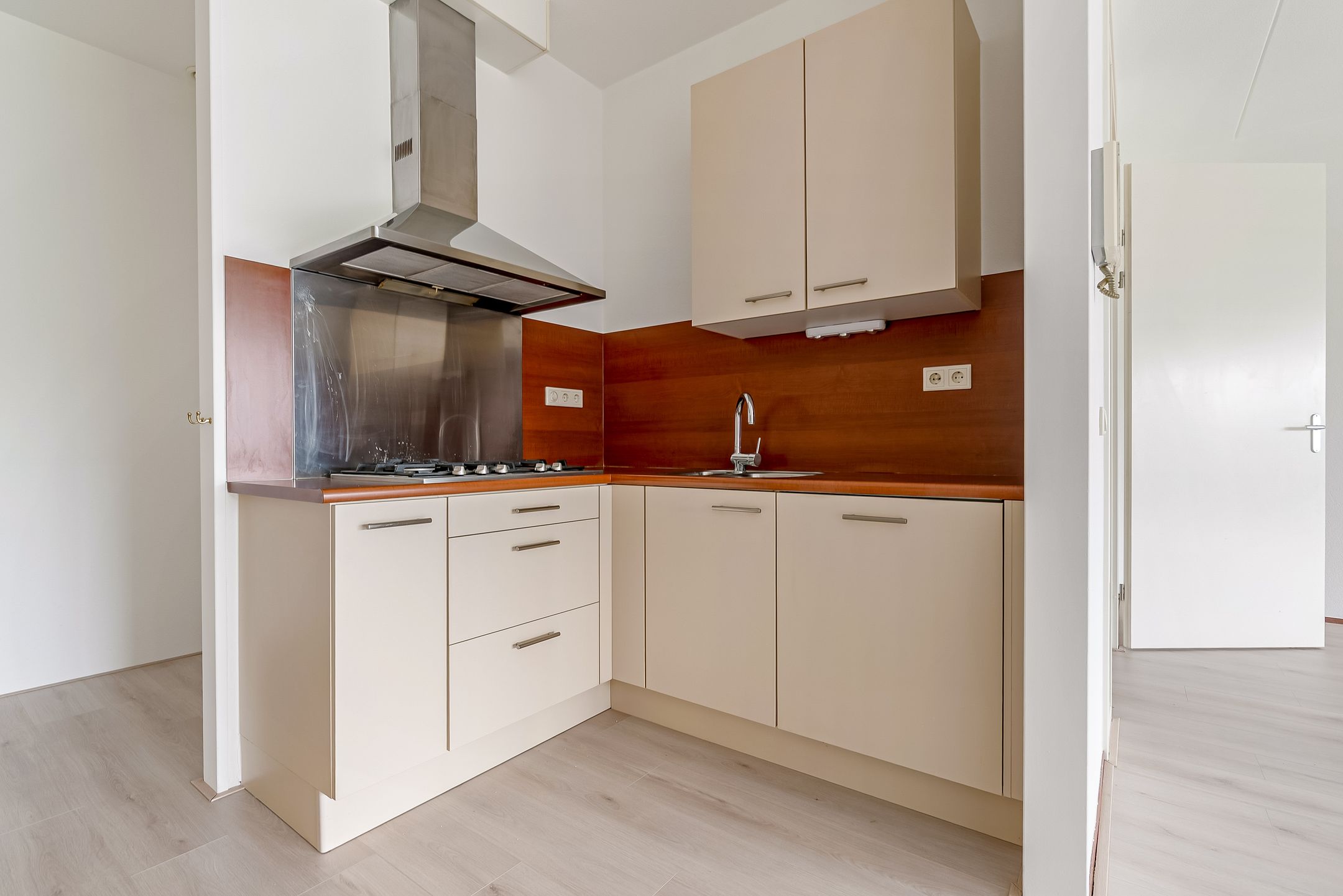 Foto 12 van Zilverparkkade 87