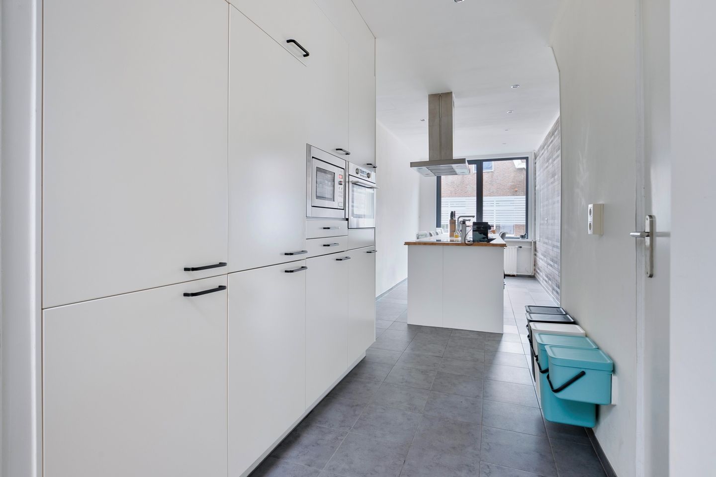 Photo 10 of Frans van Waesberghestraat 17