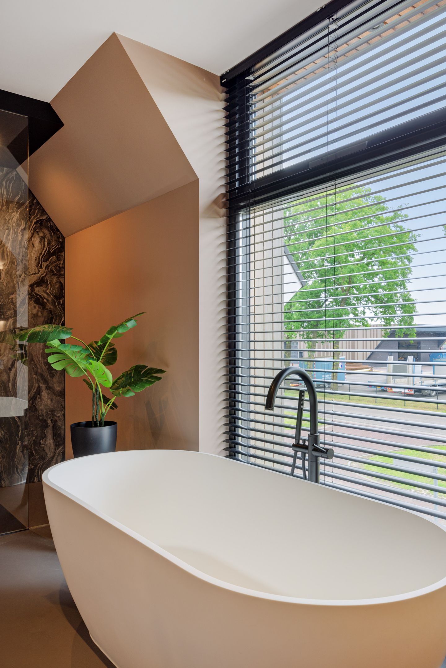 Photo 34 of Van Uden-erf 14