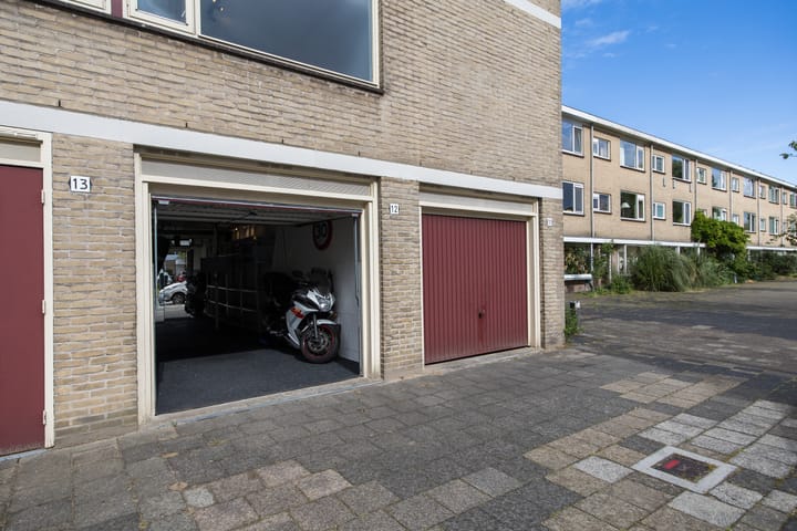 Photo 3 of De Vooysplantsoen 12