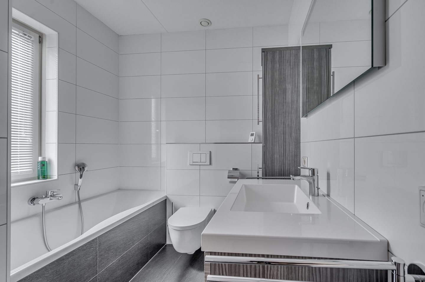 Photo 34 of Burgemeester Claessenstraat 12