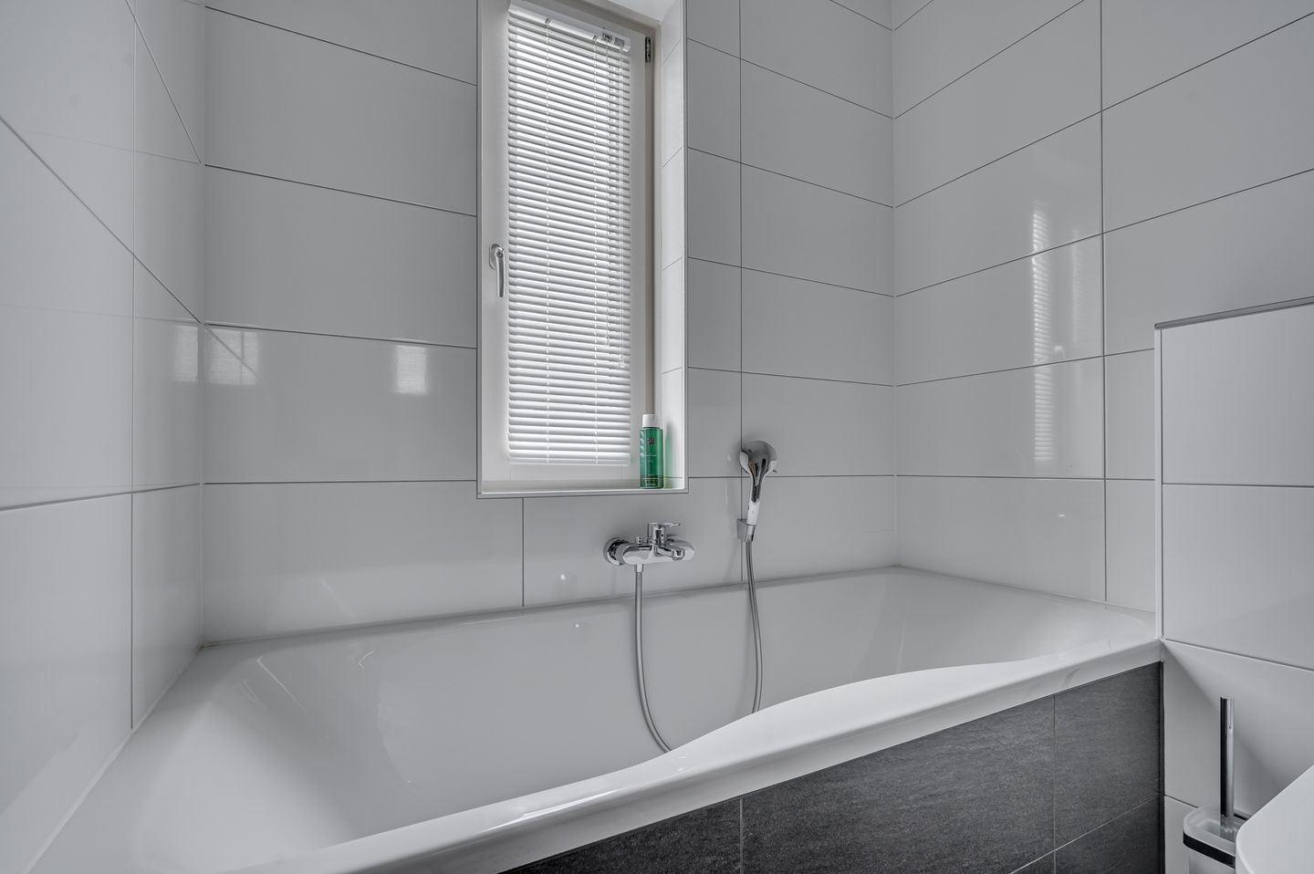 Photo 35 of Burgemeester Claessenstraat 12