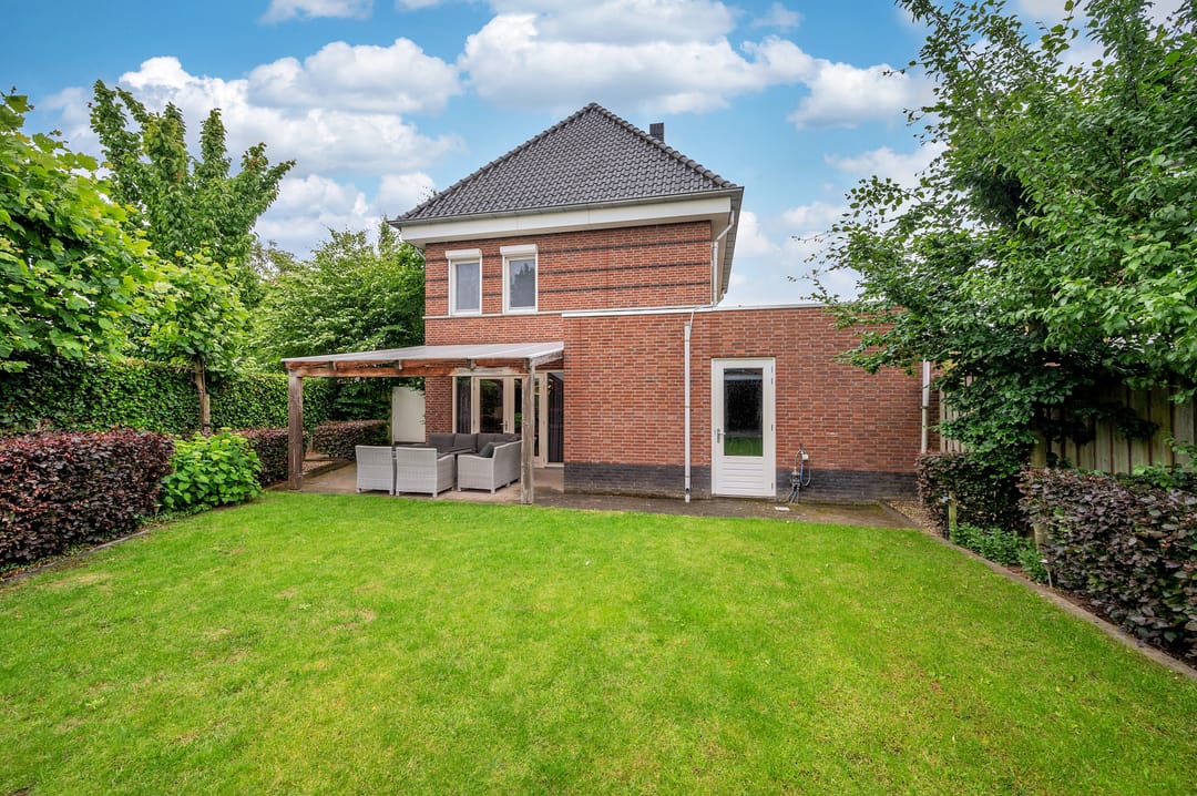 Photo 46 of Burgemeester Claessenstraat 12