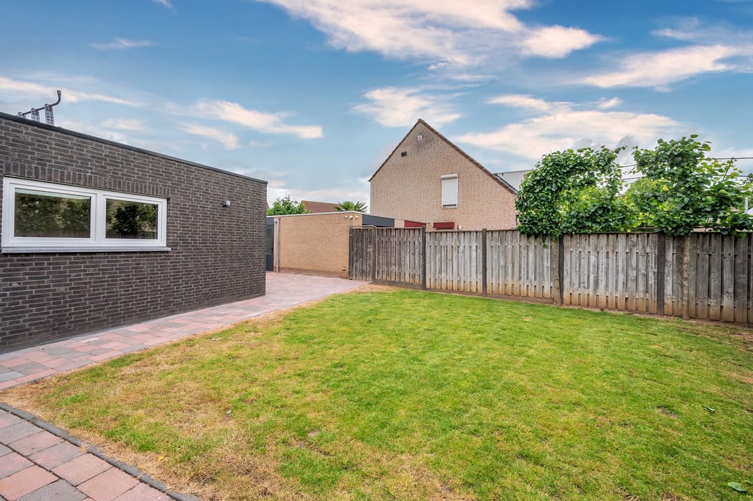 Photo 43 of Weefsterstraat 9