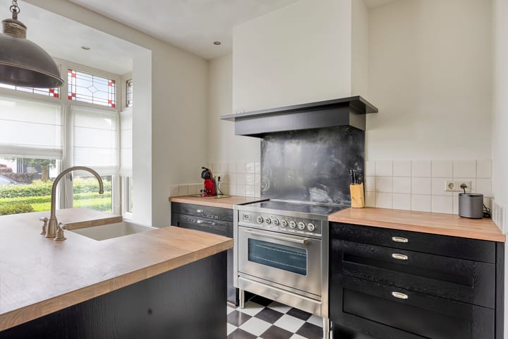 Foto 16 van Velpstraat 28