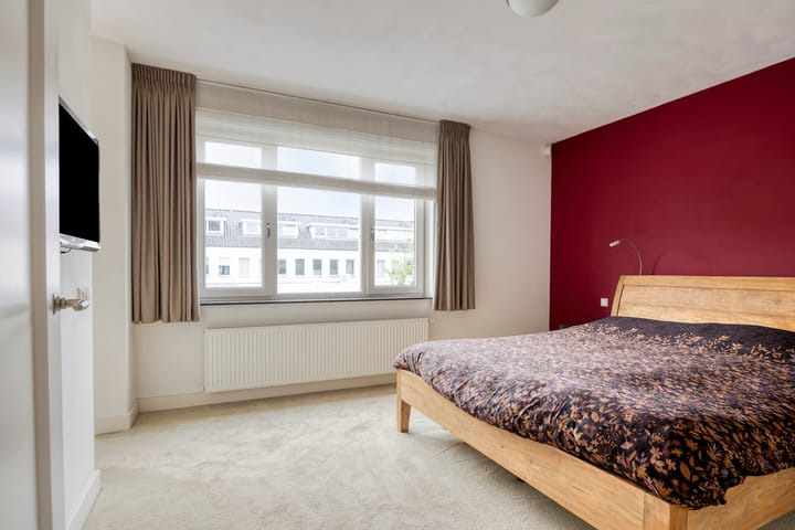 Foto 23 van Velpstraat 28