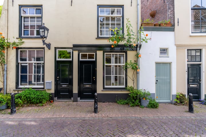 Photo 2 of Loeff Berchmakerstraat 23