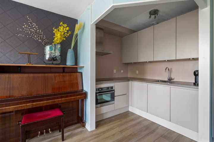 Foto 8 van Linnaeusstraat 31-D