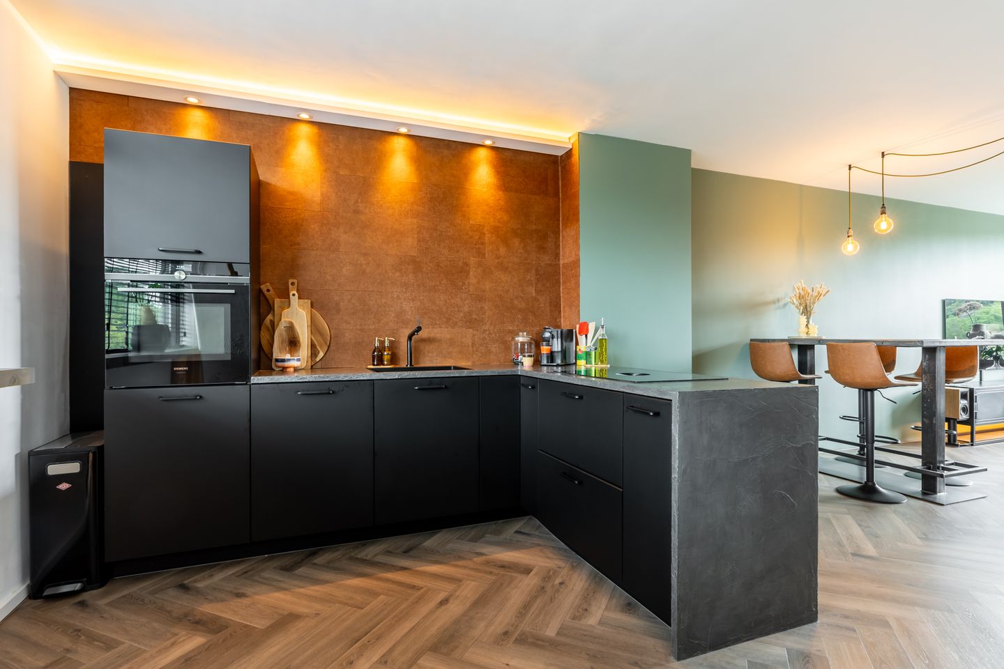 Photo 4 of Schokker 8