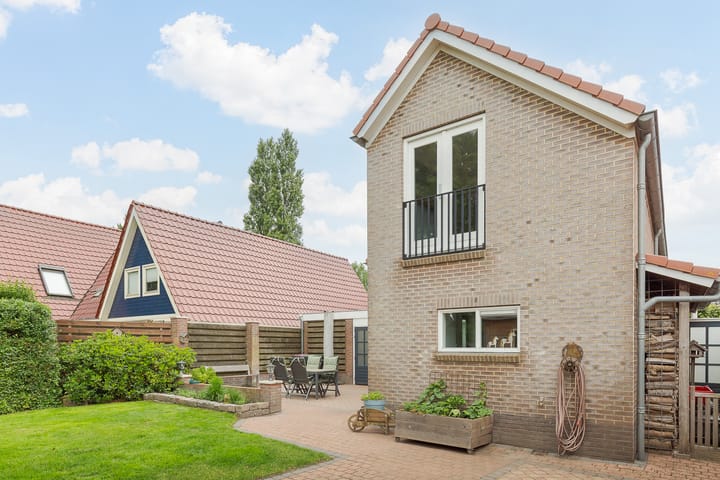 Foto 50 van Idzardaweg 62