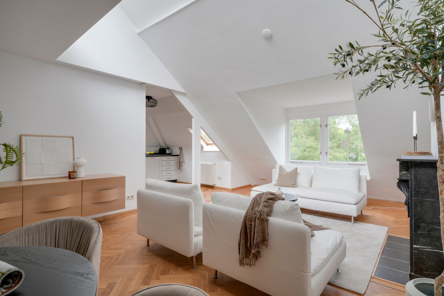 Photo 10 of Louise de Colignystraat 2-C