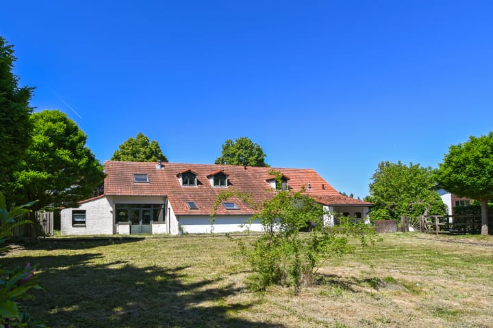 Photo 49 of Mortel 33