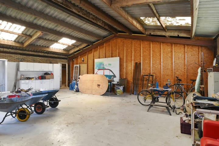 Photo 53 of Mortel 33