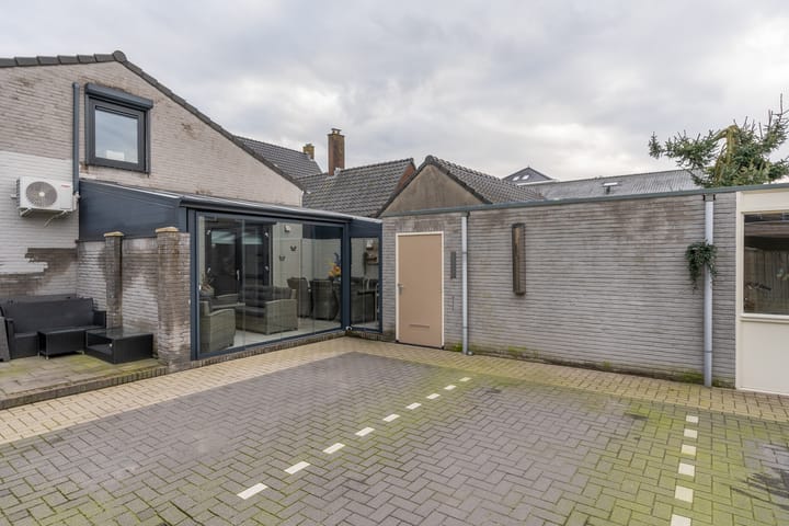 Foto 28 van Voorstraat 21-A