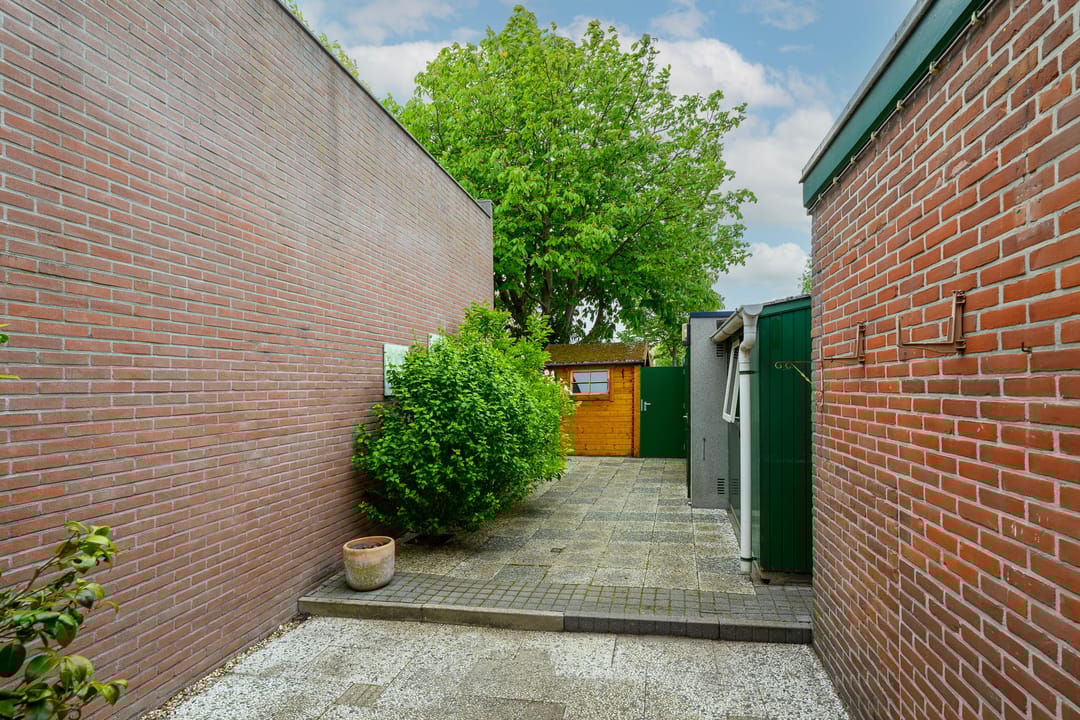 Photo 11 of Prins Hendrikstraat 35