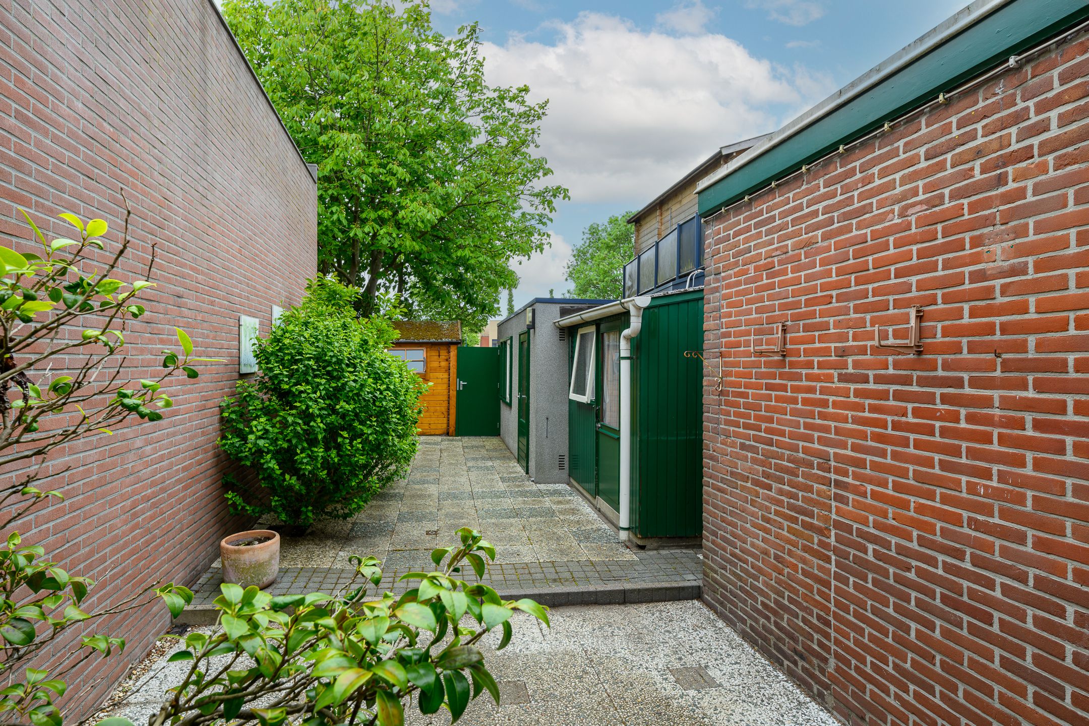 Photo 12 of Prins Hendrikstraat 35