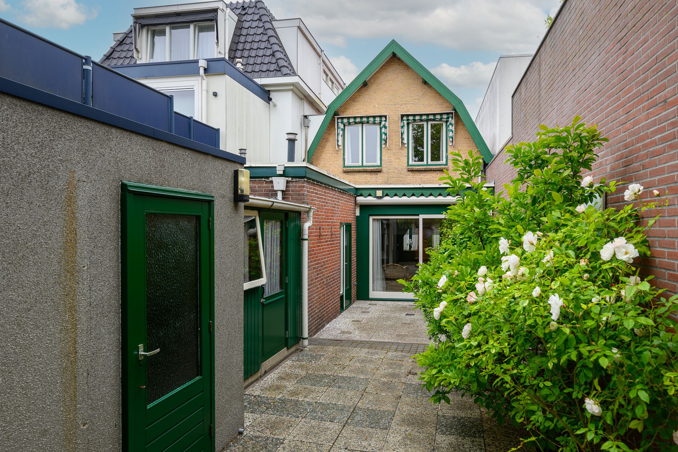 Photo 15 of Prins Hendrikstraat 35