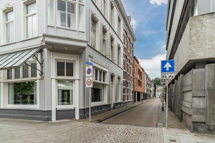 Foto 32 van Langestraat 4-05