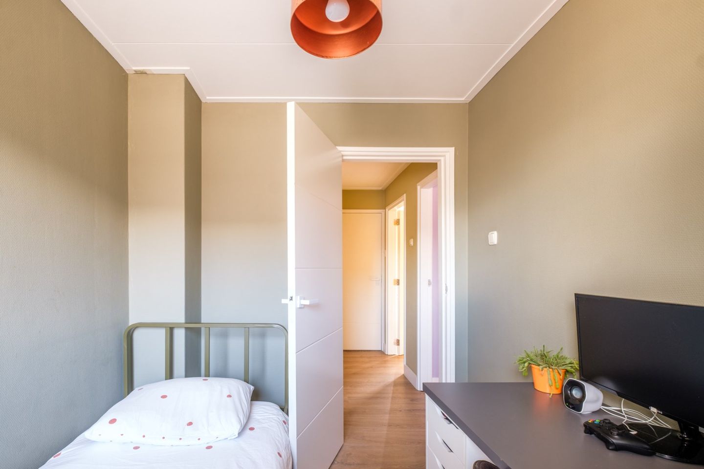 Foto 25 van Admiraal de Ruyterstraat 16