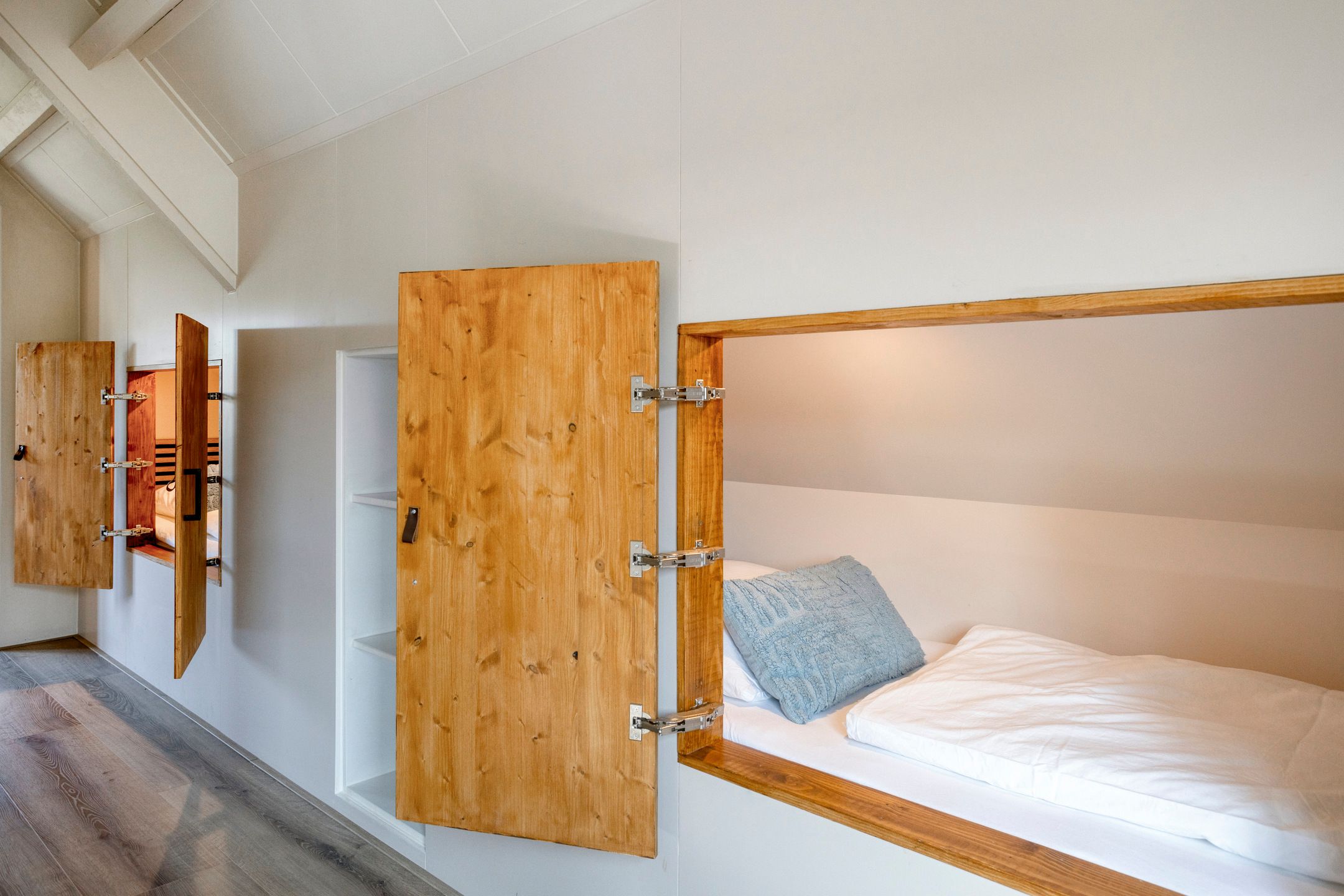 Photo 24 of Duinschooten 12-098