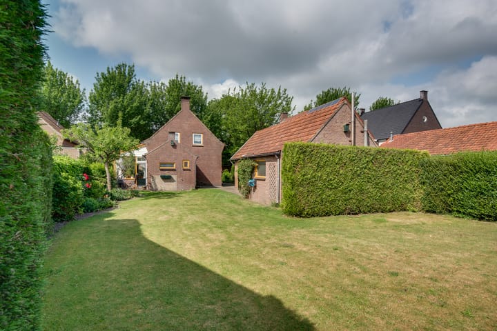 Foto 2 van van Meeuwenstraat 13