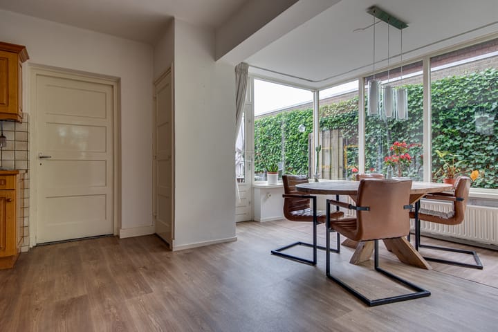 Foto 4 van van Meeuwenstraat 13