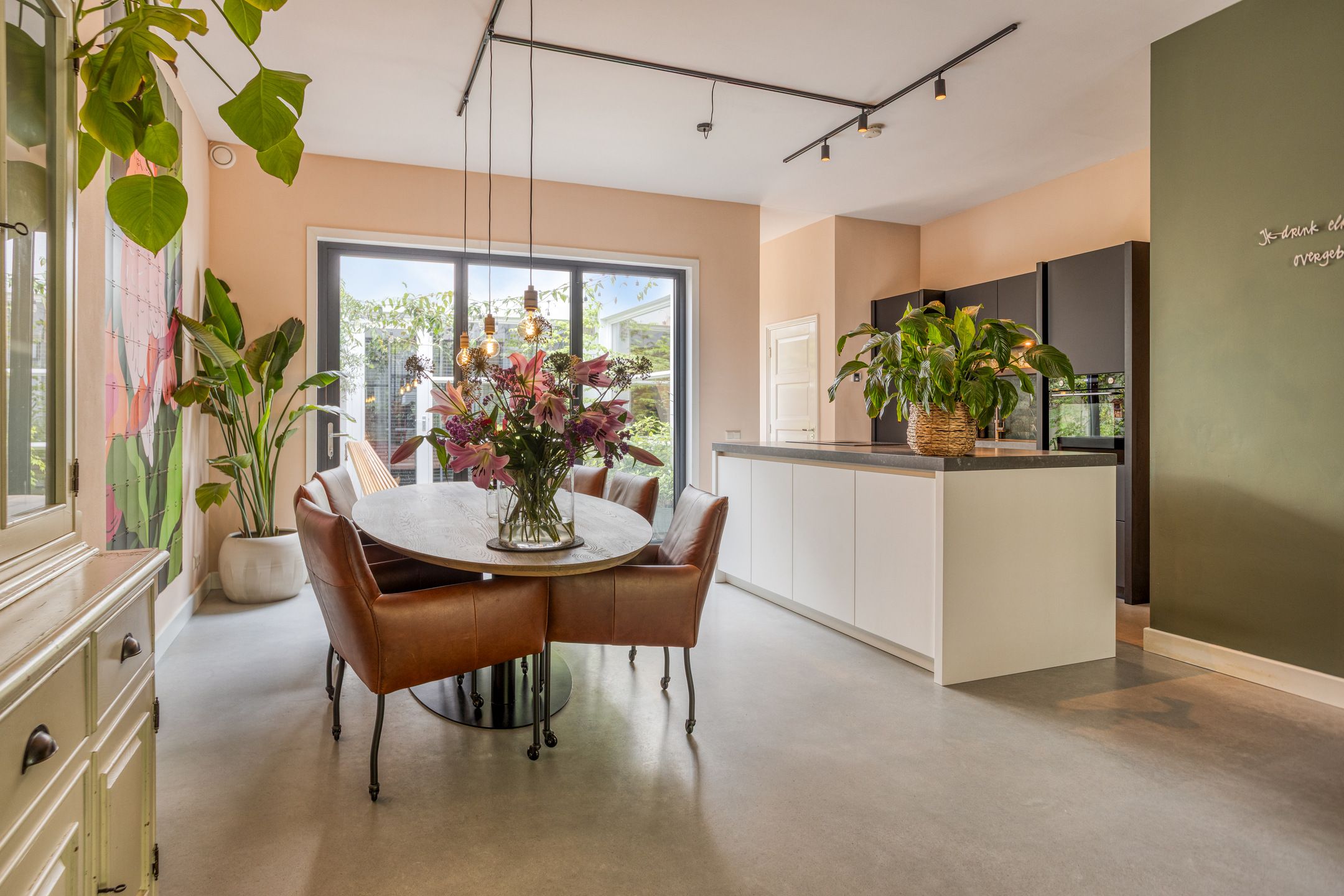 Photo 6 of Van Hasseltstraat 125