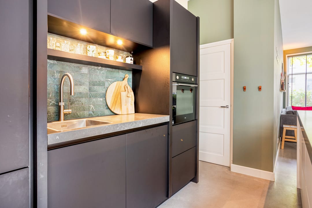 Photo 8 of Van Hasseltstraat 125