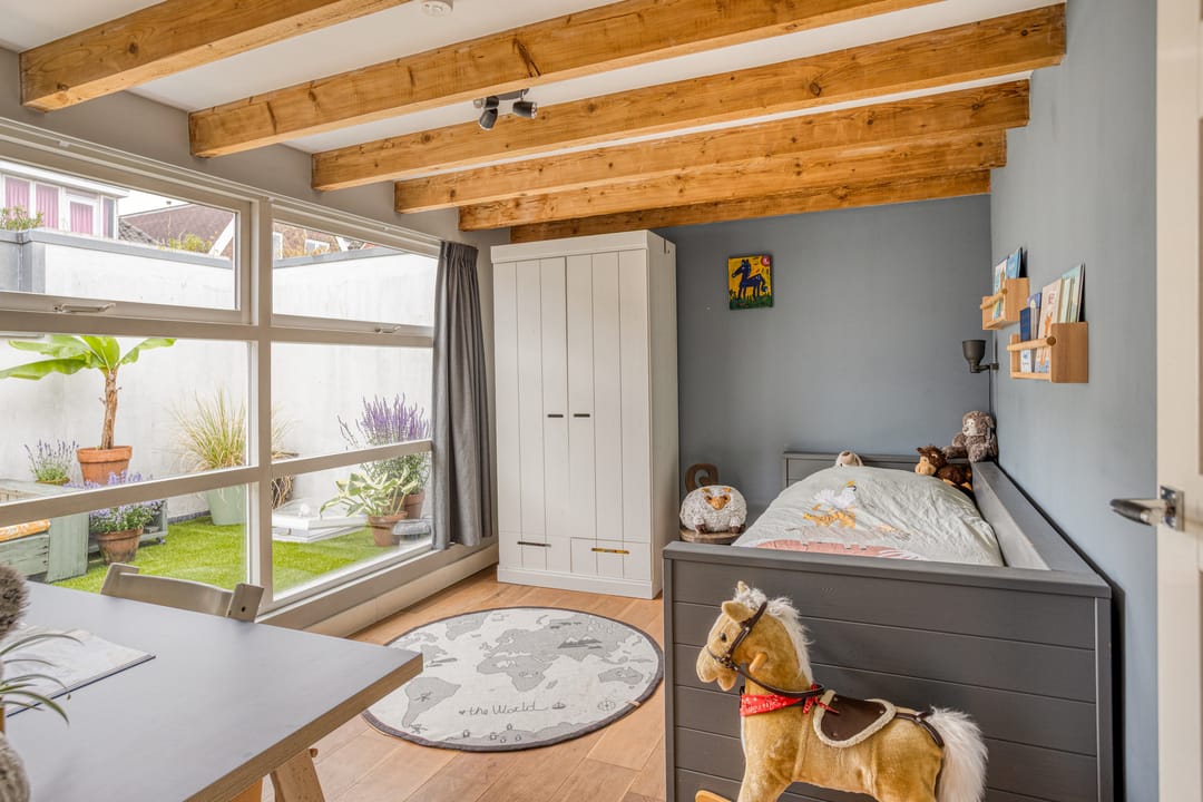 Photo 32 of Van Hasseltstraat 125