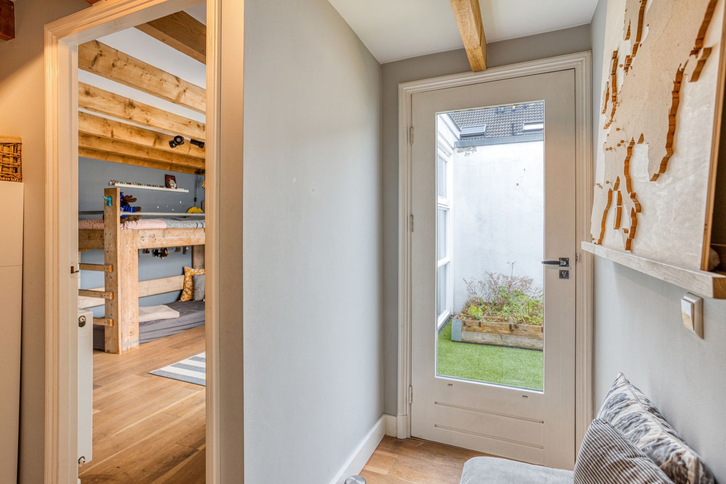 Photo 34 of Van Hasseltstraat 125