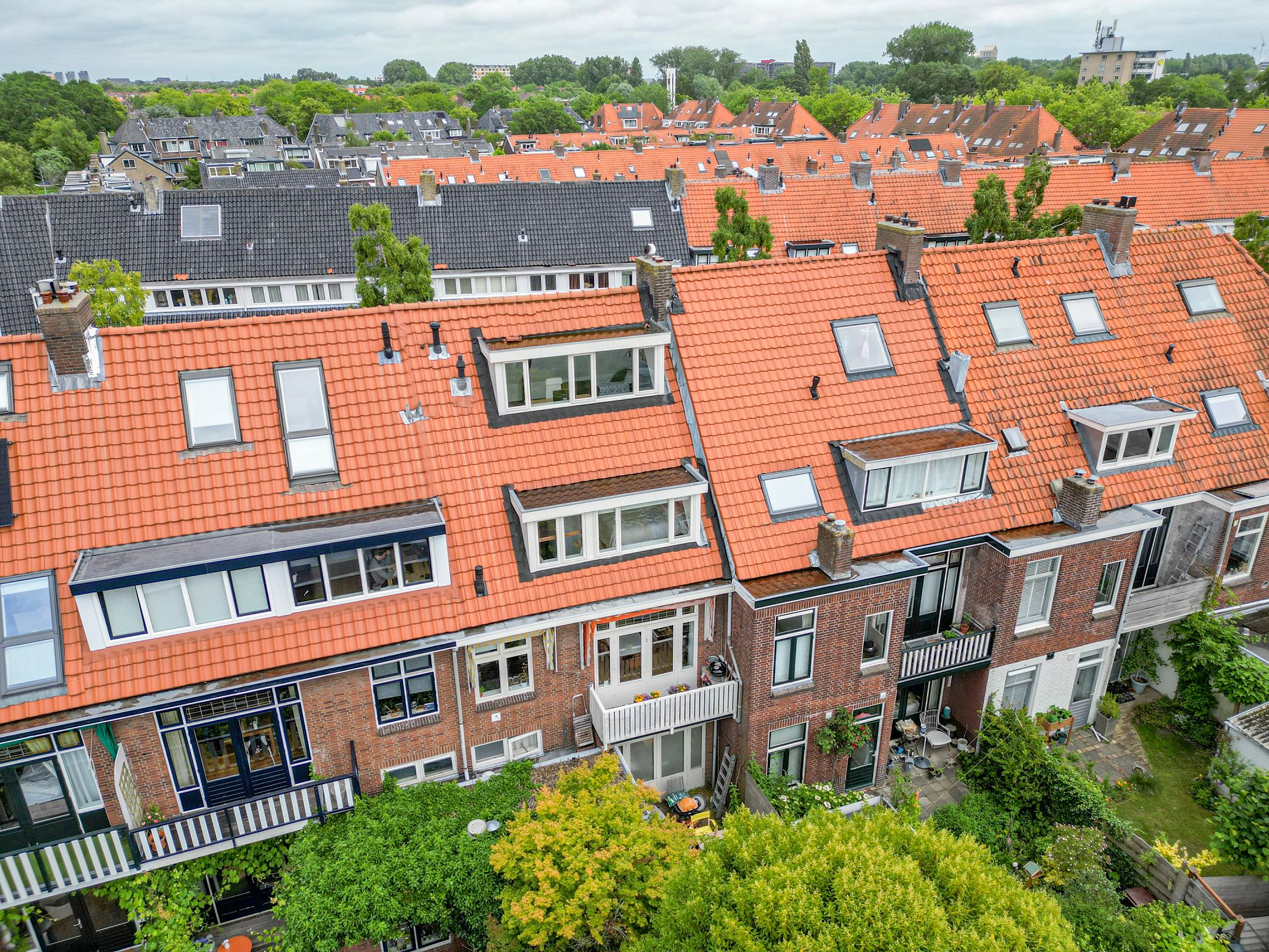 Foto 30 van Van 't Hoffstraat 27-A